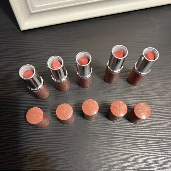 Clinique Full Size Lipstick - Bare Pop. Set of 5 - Picture 3 of 5